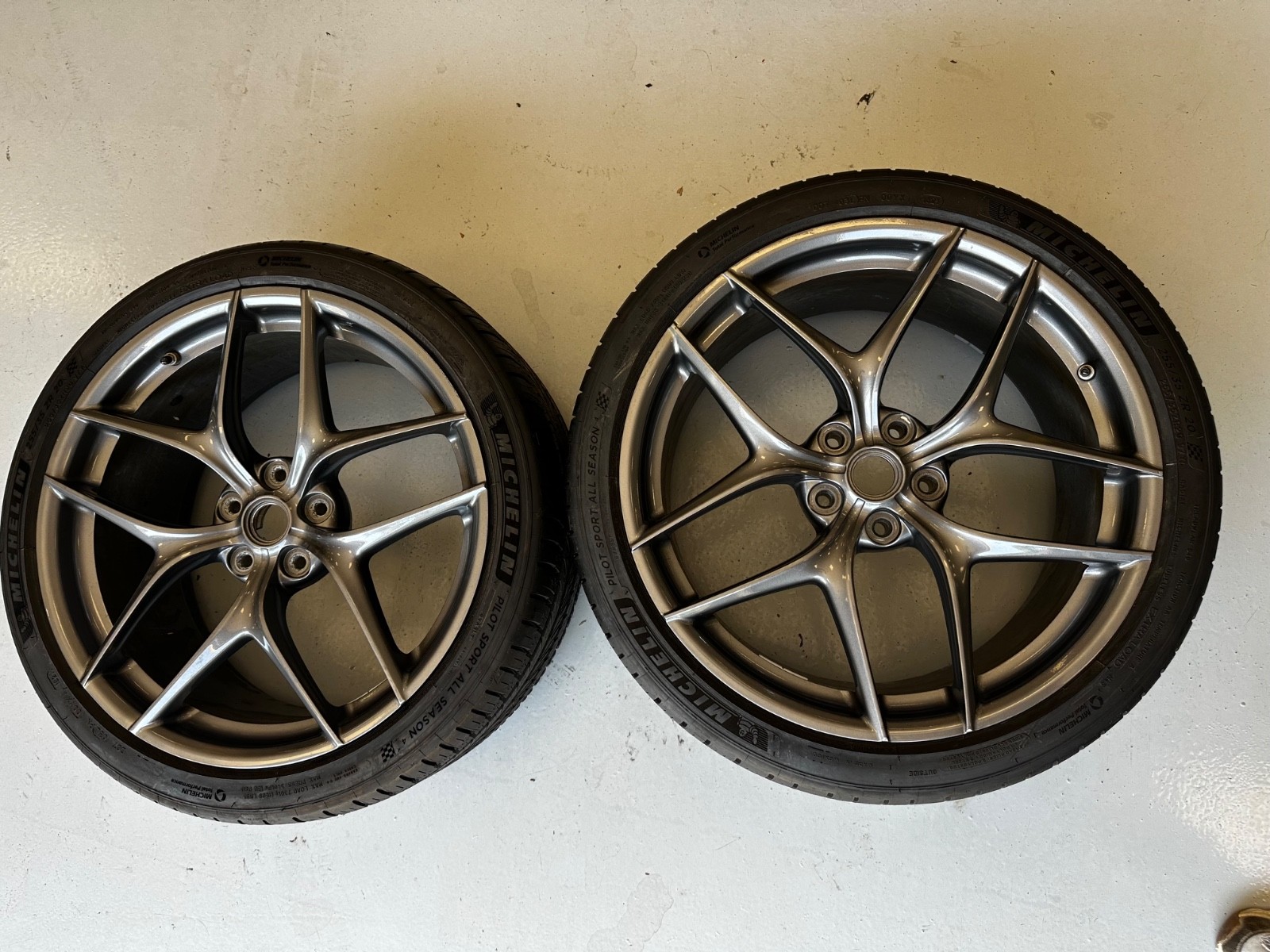 BRAND NEW! 2014 Ferrari F12Berlinetta wheels full set with tires