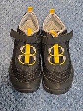 Lands End Youth 6 Water Shoes Black Mesh Low Top Bungee Accent Strap