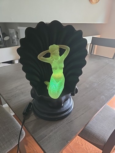 1980's Art Deco Lucite Mermaid Color Changing Motion Shell Lamp - Picture 4 of 5