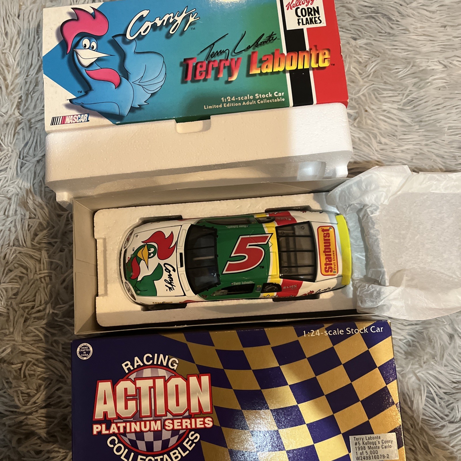 Terry Labonte #5 Kellogg's Corny 1998 Monte Carlo New 1:24
