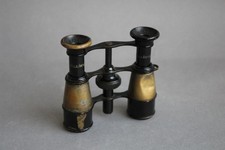 Altes kleines Fernglas Chevalier Paris mit Wildlederetui