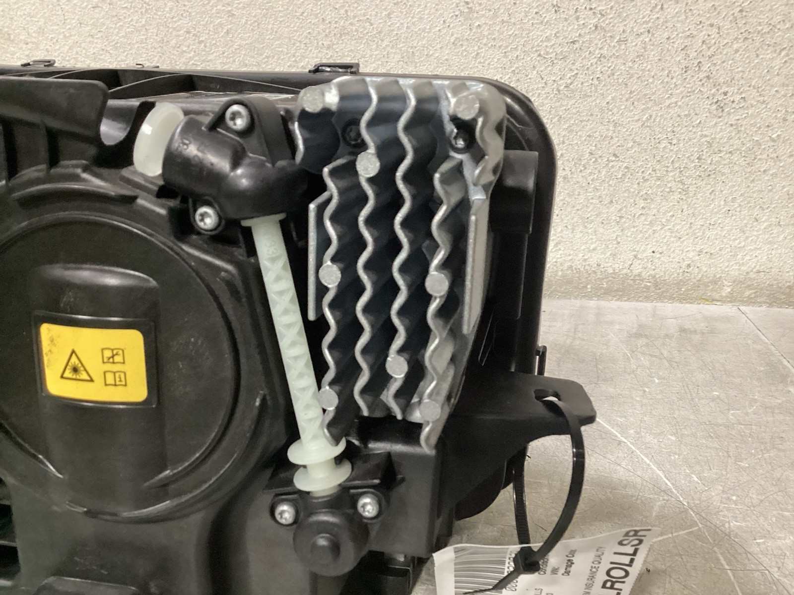 2019 2020 2021 2022 2023 Rolls Royce CULLINAN Right Headlight Used OEM SHELL