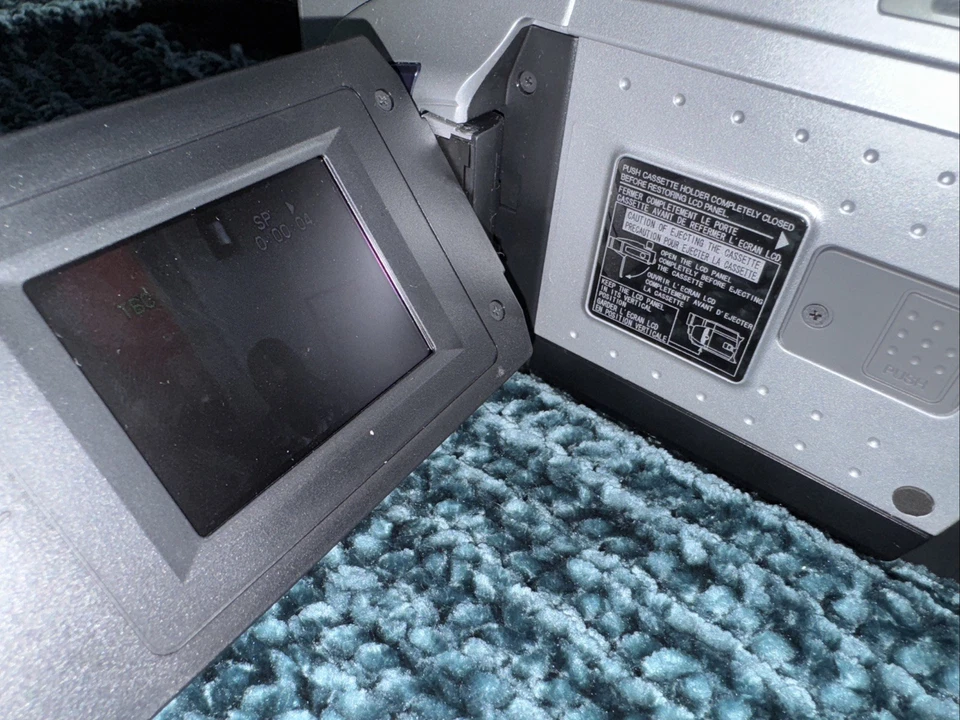 JVC Video Camcorder Super VHS VHS-C TESTED Works! Needs Battery GR-SXM260U - Image 2 of 4