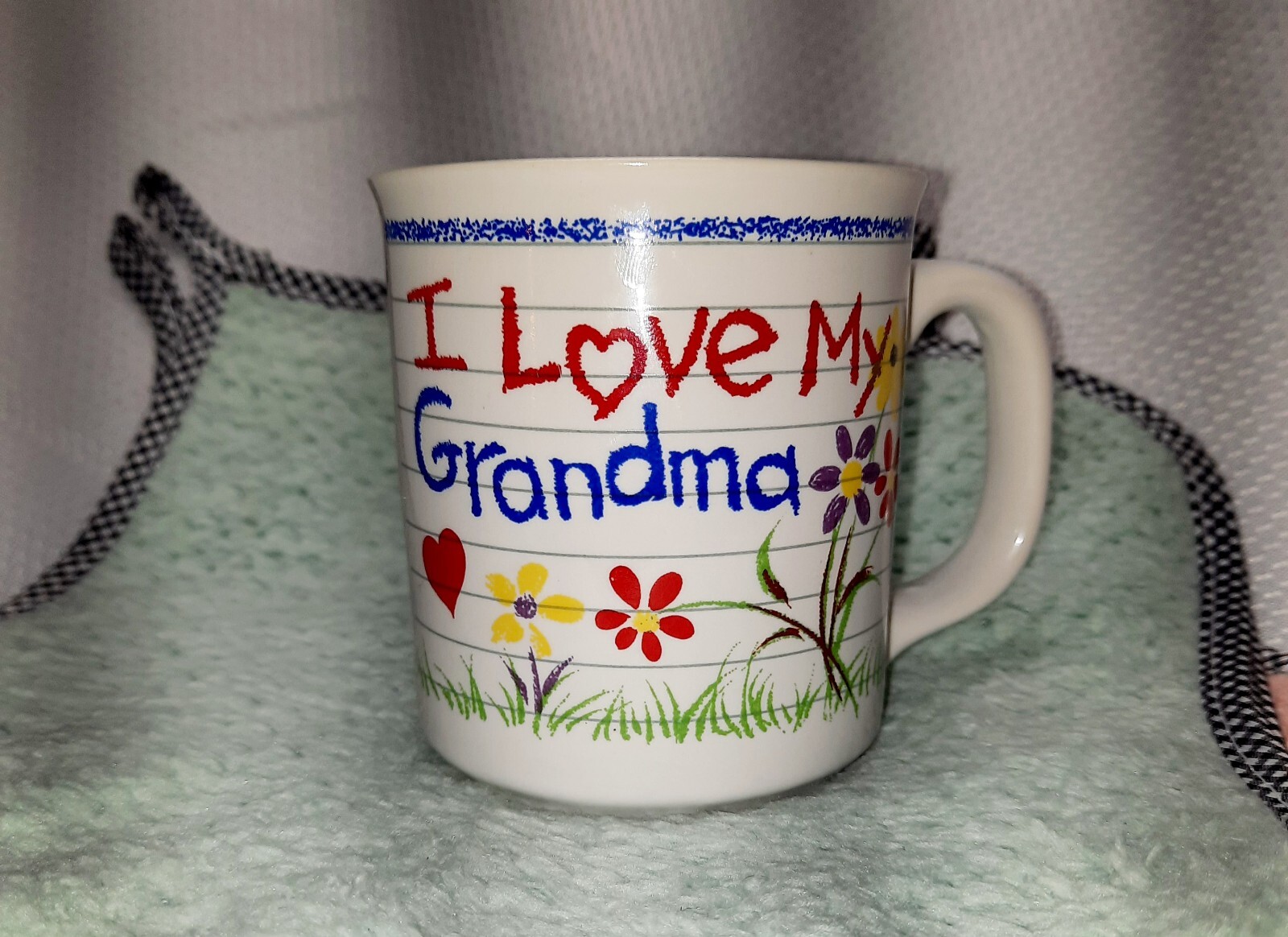 VTG Allied design I live  ❤️ my grandma ❤️  beautiful mug