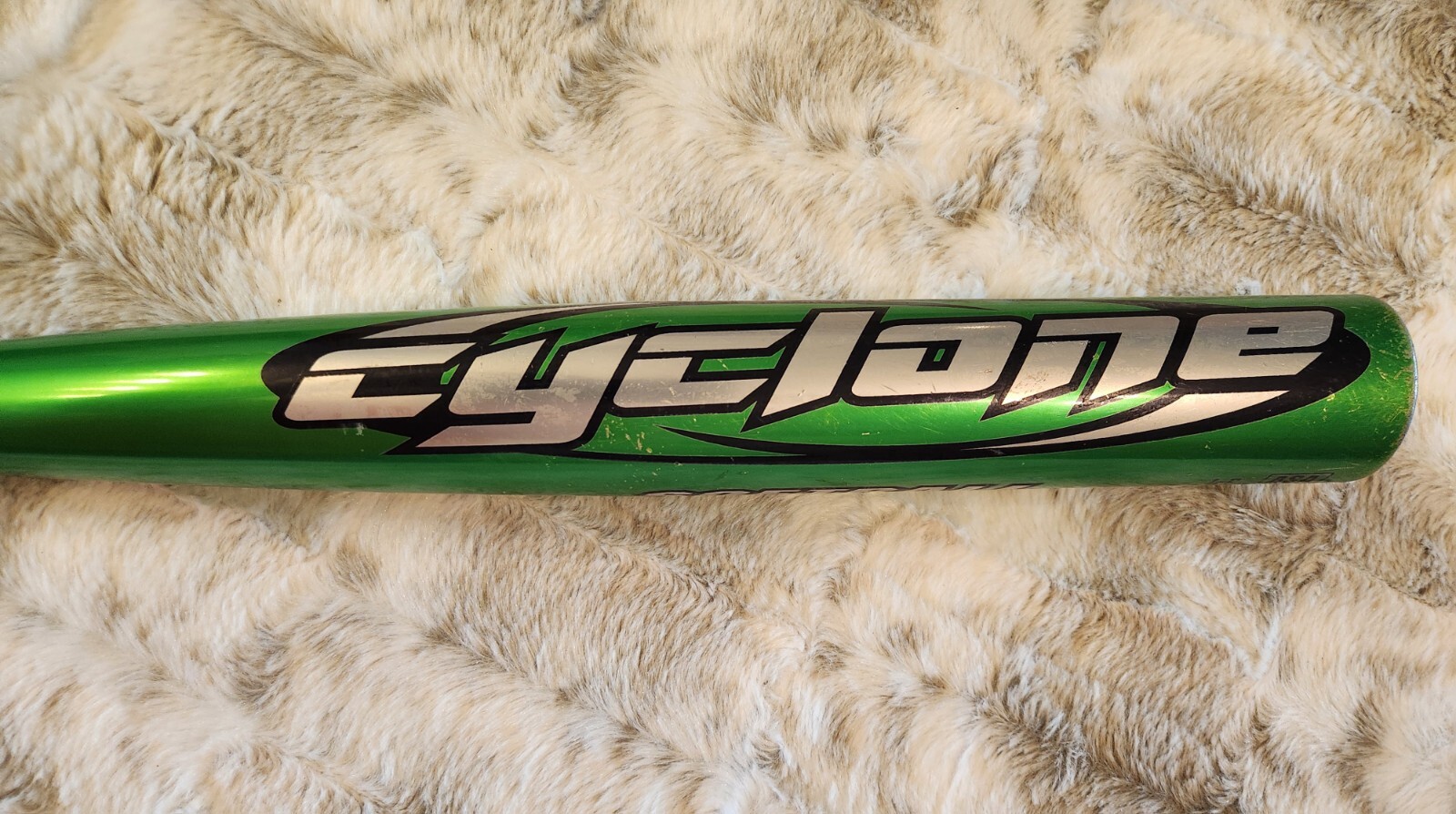 Batte De Softball Easton Cyclone 33 Pouces 26 Oz - 2 1/4 Barils - Occasion