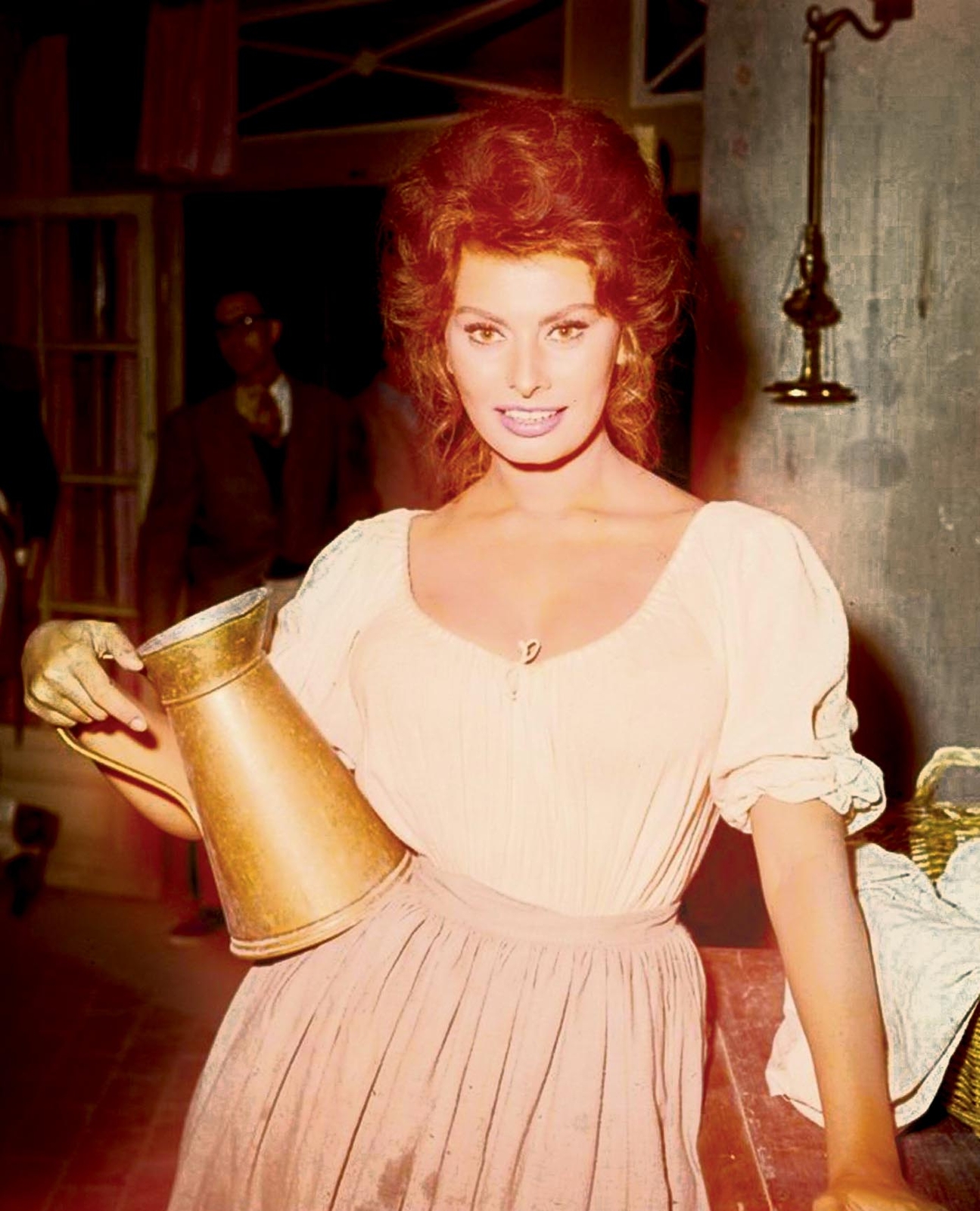Sophia Loren Leaning The Jug On The Hip 8x10 Picture Celebrity Print