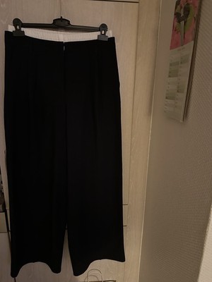 Bershka Damen Wideleg Gr. 40, schwarz mit extra weißem Gummizug