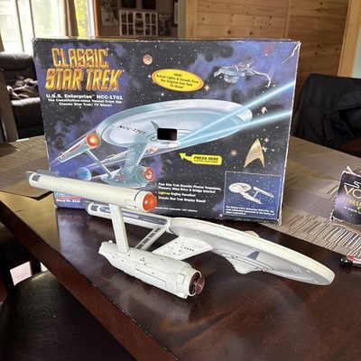 1993 WILLITTS DESGIN Star Trek TOS USS Enterprise-A NCC-1701- With Lights & Soun