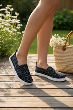 Toms Alpargata Black Quilted Daisy Youth Size 4.5 NEW - A1