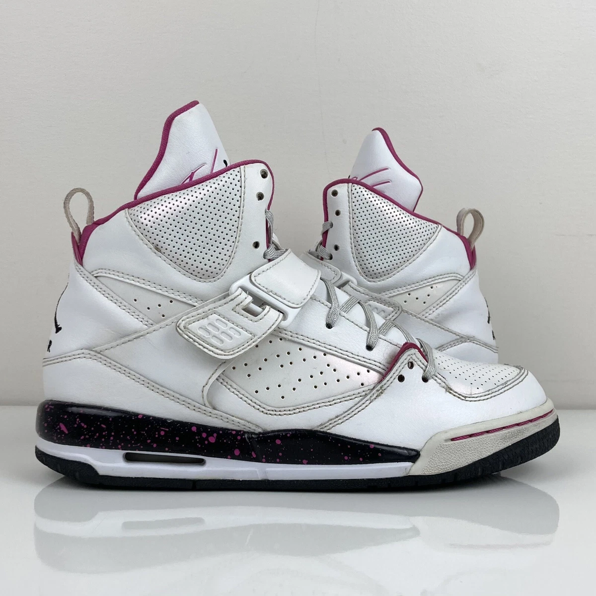 Jordan flight sales pink and white