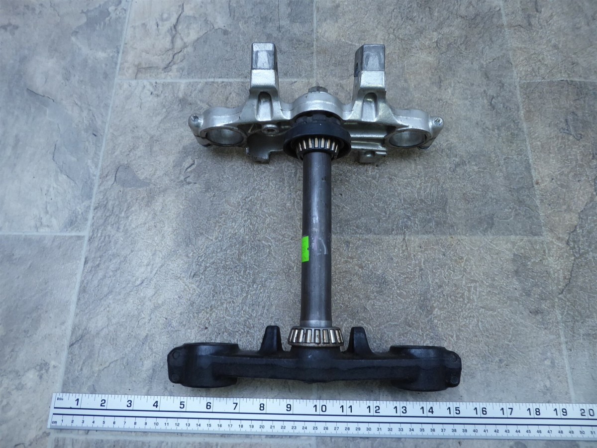 RIE様 1985 Kawasaki ZN1100 LTD K166-1. triple tree steering stem clamp