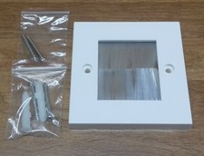 Kauden White Single Gang Face Plate Clear Brush Wall Outlet Cable Entry SX6004W