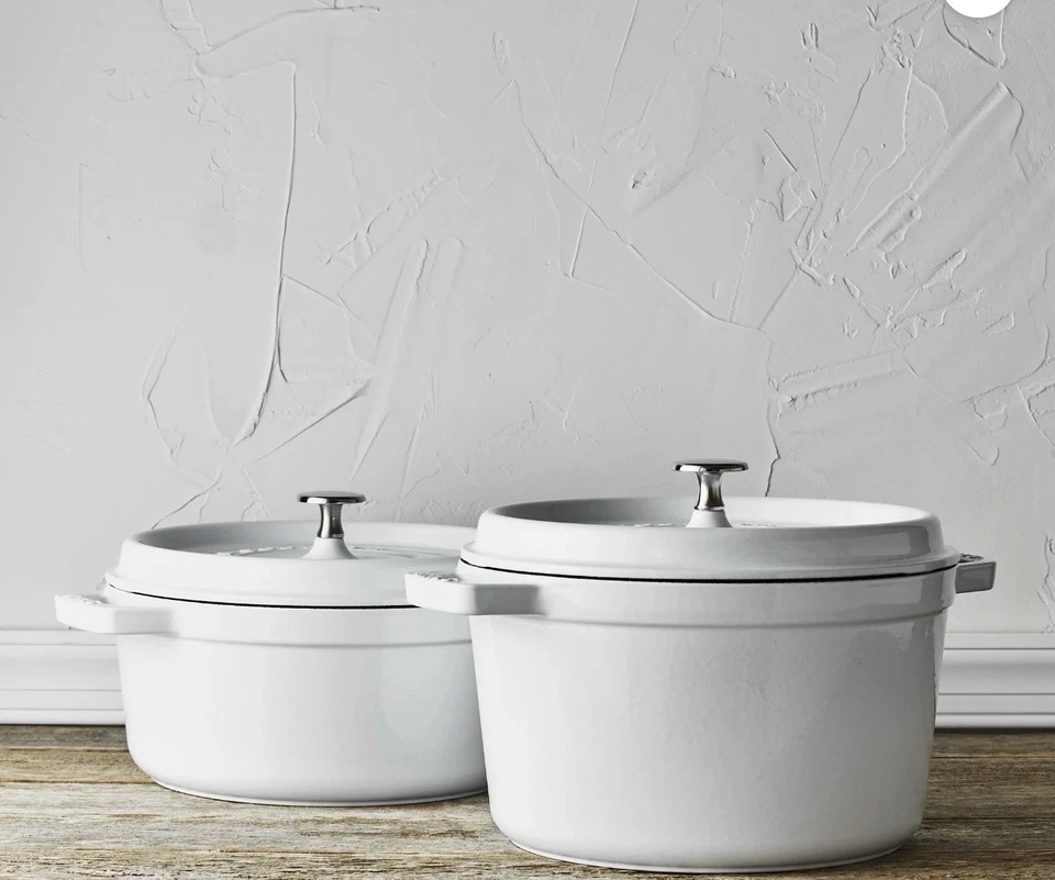 Horno holandés de hierro fundido Staub cocotte de 5 cuartos de altura, hecho en Francia, sirve 5-6, blanco Foto 3 de 4