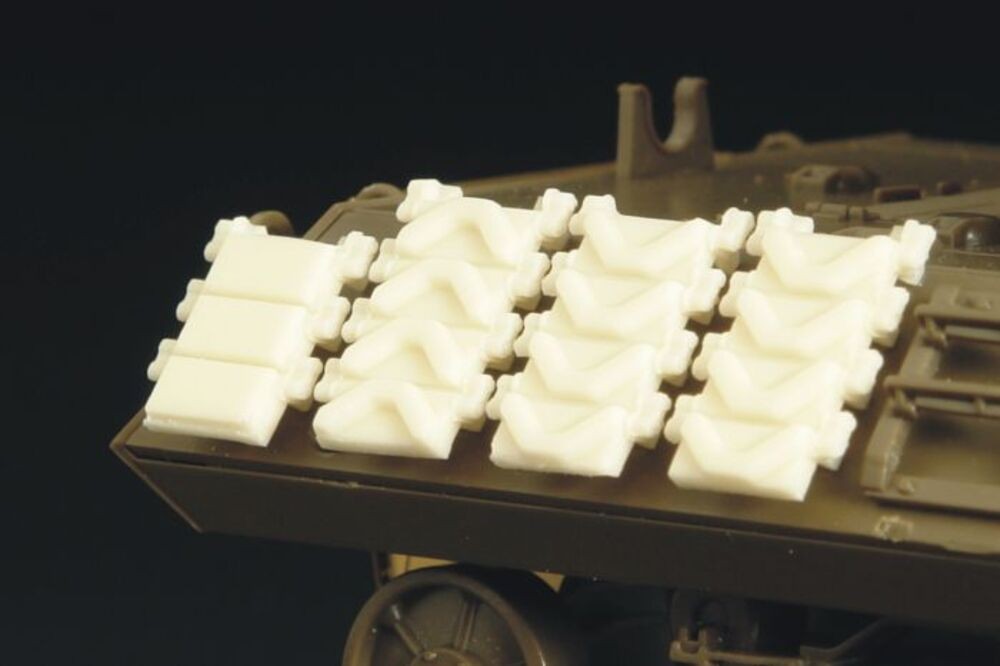 Hauler Models HLX48101 - 1:48 M4-M10 External Track Armor - Accessories