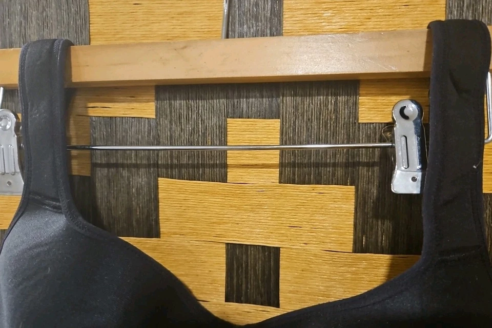 Sujetador Danskin para mujer talla 40D sujetador con aros ~ sujetador deportivo negro nuevo con etiquetas Foto 4 de 4