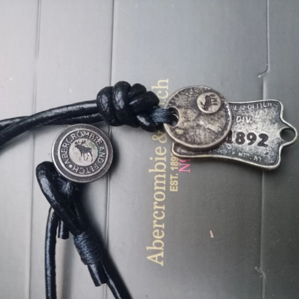 Men’s Leather Cord Necklace with Vintage Metal Tags – Abercrombie & Fitch Style - Image 3 of 4