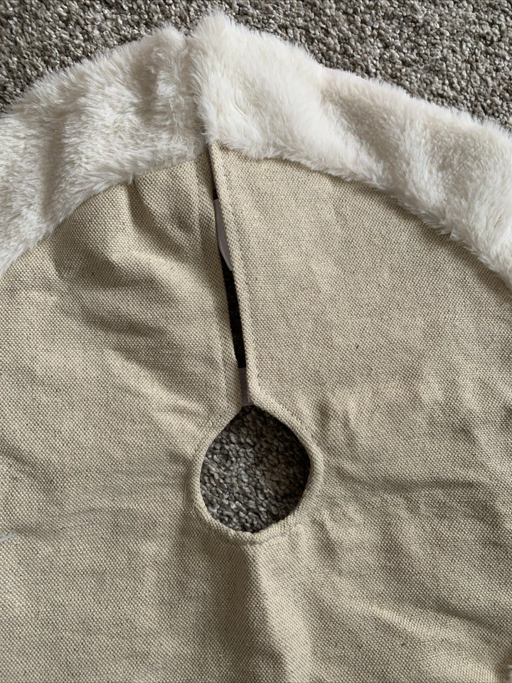 christmas tree skirt small round New Without The Tag Off White Gold Sparkle - Image 2 of 4