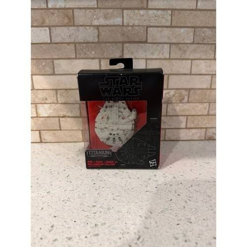 Hasbro Star Wars Titanium the black Series Millennium Falcon 01 New Order NIB