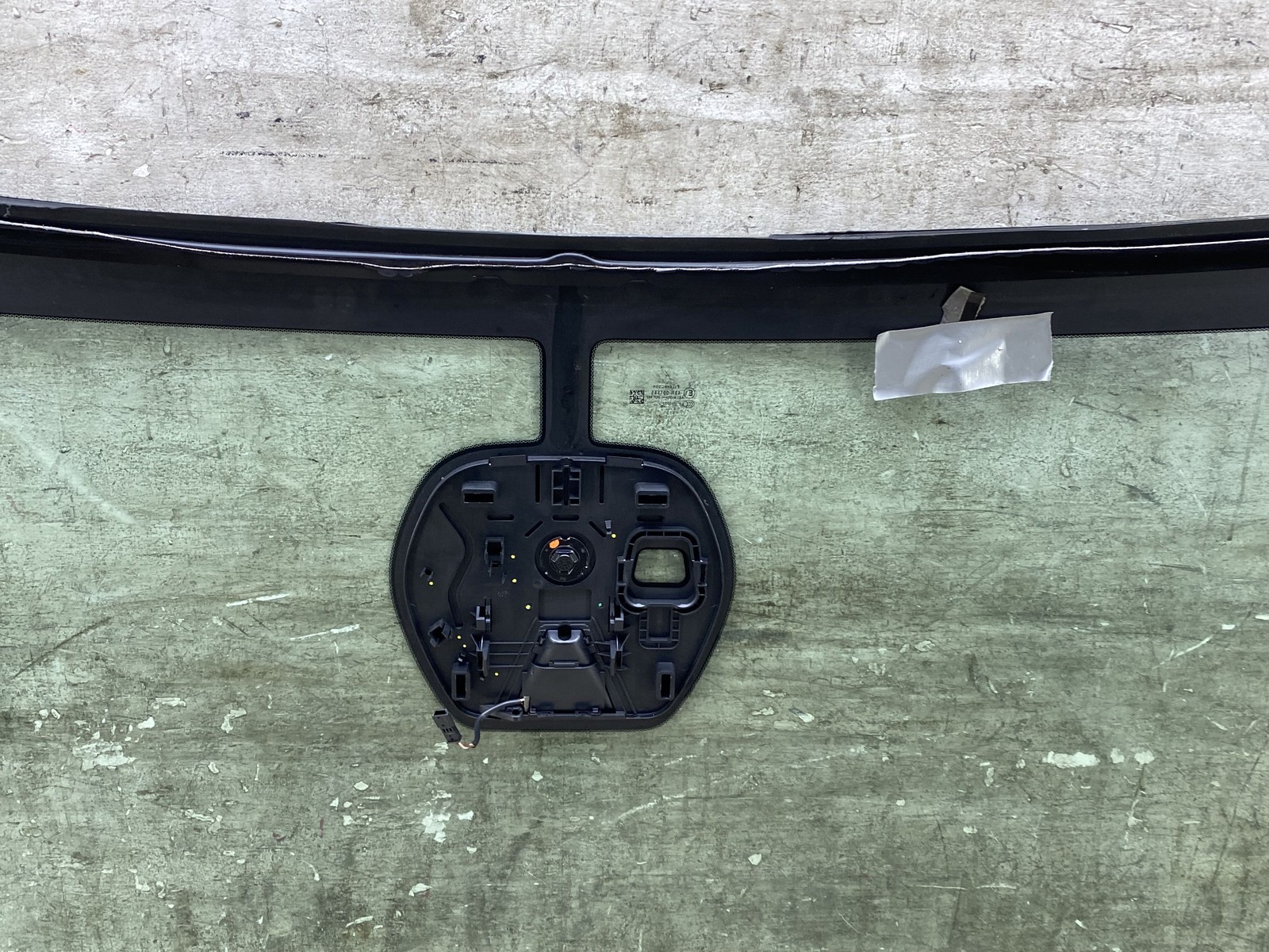 2020 2021 2022 2023 2024 2025 ASTON MARTIN DBX OEM FRONT WINDSHIELD