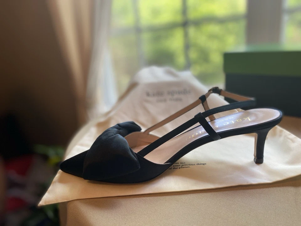 Sapato social Kate Spade preto couro envernizado liso tamanho 8.5 preto laço - Imagem 3 de 4