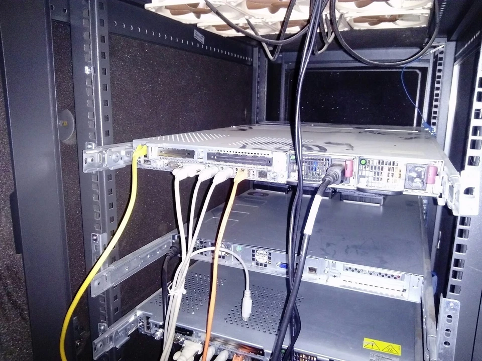 HP ProLiant DL360 G5 Server 2x Quad-Core 32GB RAM 4*72 GB 10k SAS Drives - Image 3 of 4