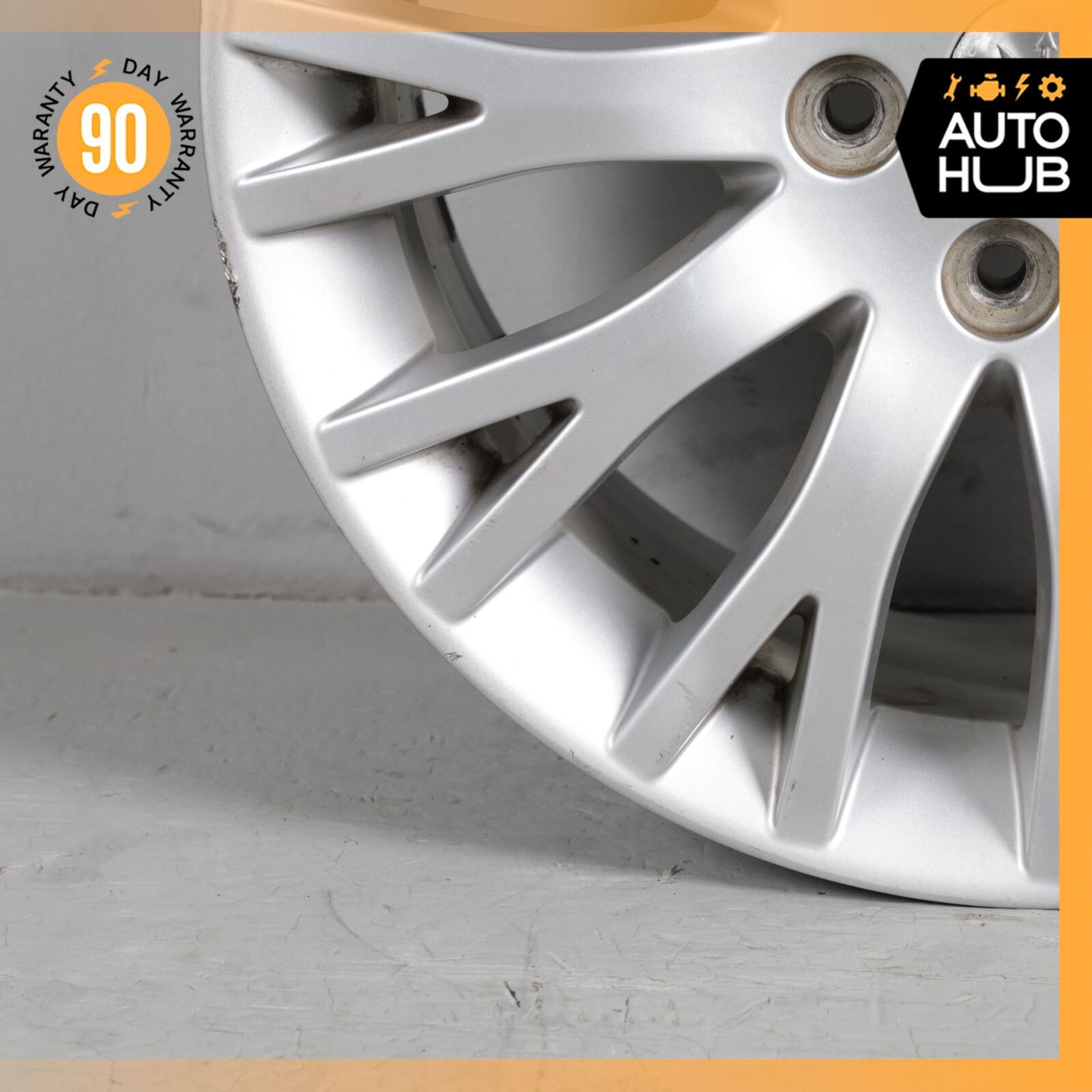 Maserati Quattroporte M139 8.5 x 18 18" Front Wheel Rim Silver 237493 OEM