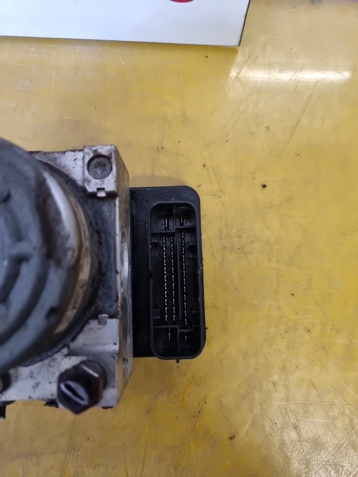 Peugeot 208 ABS Pump Controller 9804161580 2012-2019 Ref 87 - Image 4 of 4