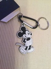 MICKEY MOUSE REISE BAUMELN SCHLÜSSELANHÄNGER TASCHENANHÄNGER KLASSISCH STEHEND NEU PRIMARK DISNEY