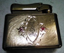 VINTAGE KREISLER GOLD TONE MADE IN USA BUTANE CIGARETTE LIGHTER - L.R. MONOGRAM