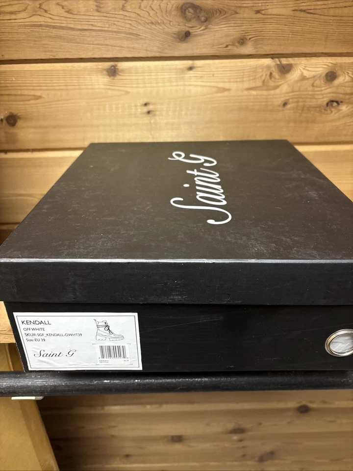 BOTAS DE COMBATE SAINT G CUERO NEGRO TACHONADO MUJER TALLA 39/US 9 M Foto 3 de 4