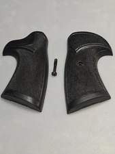 Pachmayr Gripper Grips for Smith and Wesson J Frame Square Butt