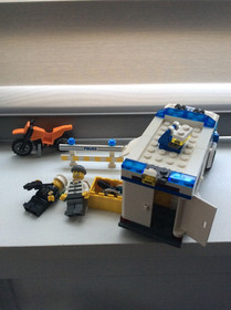LEGO CITY: Prisoner Transport (7286)