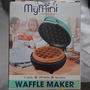 mymini 5in Round Waffle Maker 550W Electric Non-Stick Plates Green/Black