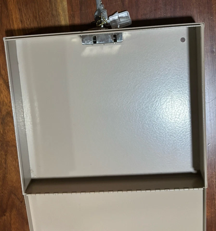 Caja de bloqueo de metal Buddy Products de colección caja de efectivo 10" X 8,5” X 2" ¡con llave! Foto 2 de 4