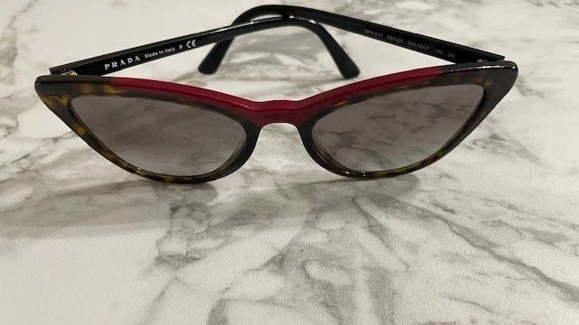 Gafas de sol PRADA SPR01V marco negro y rojo y tortuga 56-20 320/0A7 145 2N negro Foto 4 de 4