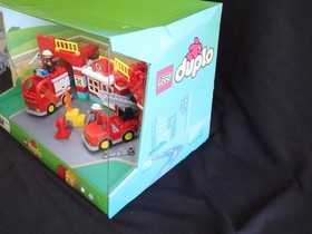 DISPLAY LEGO Duplo 10593 Fire Station, with working light, shop display,