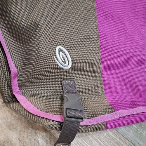 Timbuk2 Classic Messenger Bag Brown Purple Canvas Travel Carry On Waterproof EUC - Picture 2 of 10