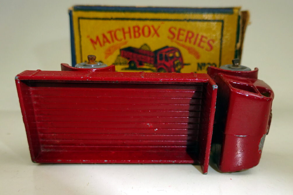 Matchbox No.20A ERF Stake Truck d'red rare grey plastic wheels