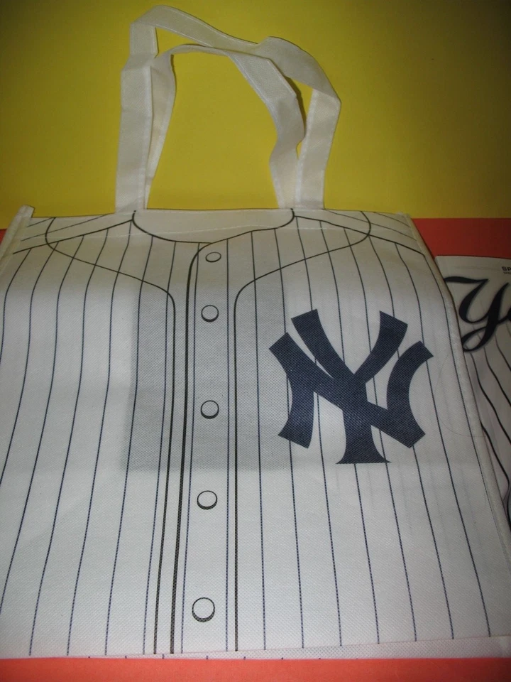 NY YANKEES STADIUM DEREK JETER PROGRAM RETIREMENT 5/14/2017 PLUS YANKEE BAG -NEW - Image 3 of 4