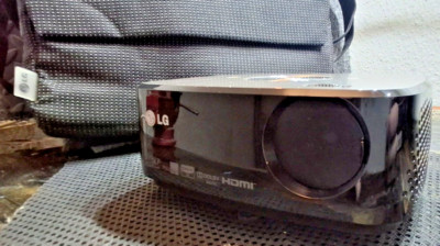 LG  Electronics HX300G | LED Microportable DLP Projector | XGA  2000:1