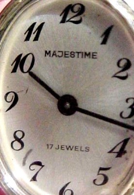 VINTAGE MAJESTIME LADIES WATCH 17 JEWEL Bracelet Wristwatch  display picture 2