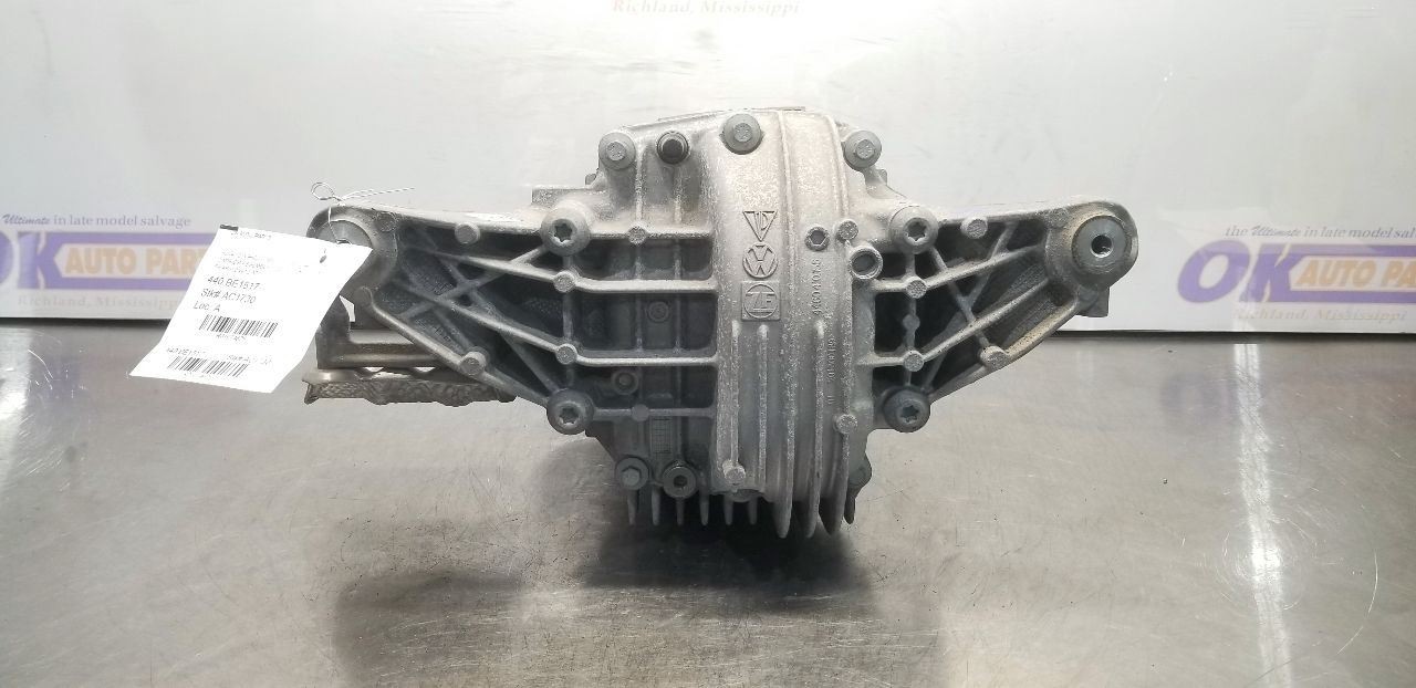 17 BENTLEY BENTAYGA 6.0L W12 REAR DIFFERENTIAL CHUNK CARRIER 0DG500043