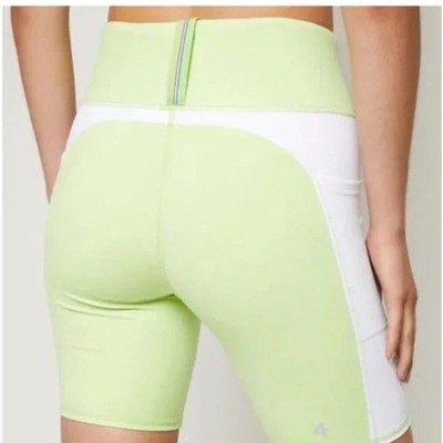 NWT Women FOURLAPS PLYO Short In  Tomatillo (Green)/White - Size L