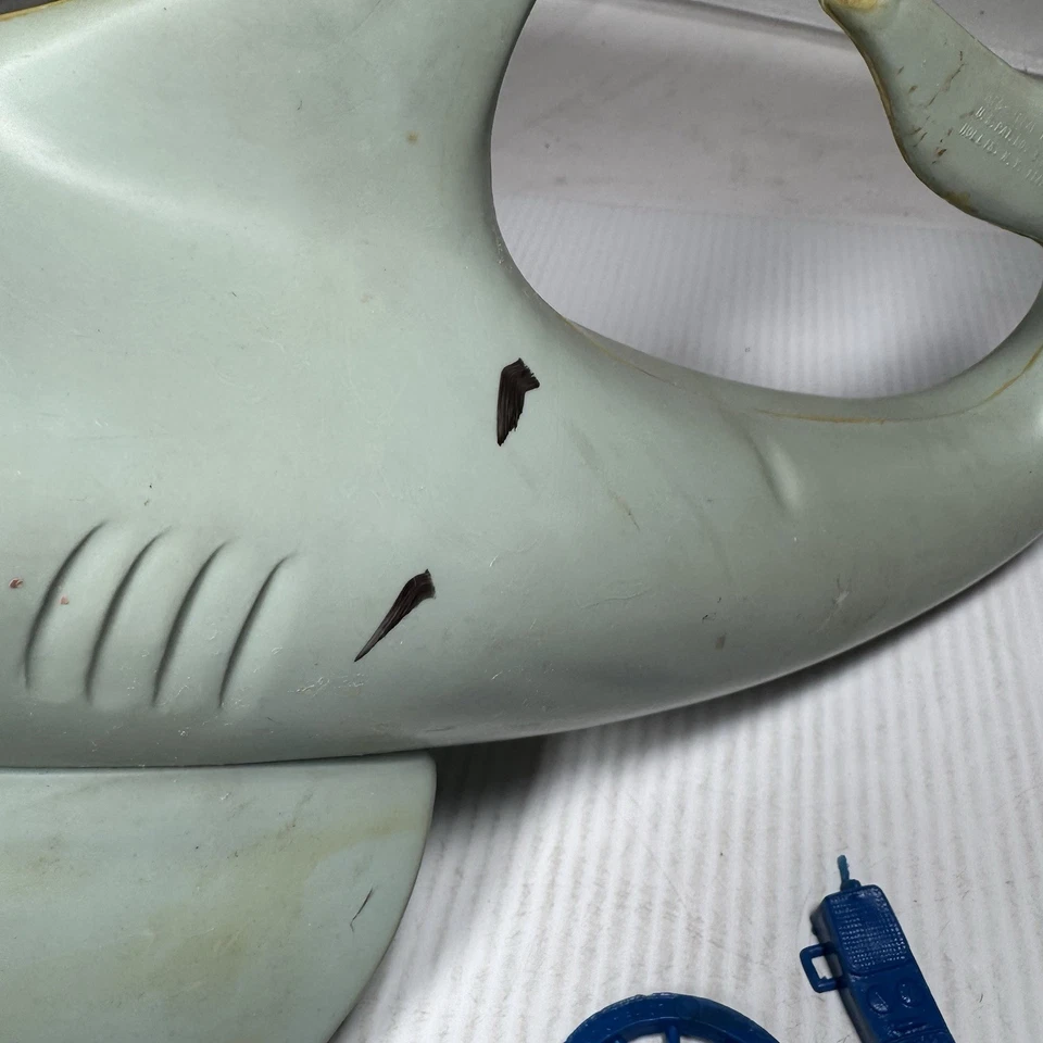 Juego Tiburón Ideal Toy Co. De Colección 1975 Todas las Piezas Originales Pero Sin Gancho Foto 2 de 4