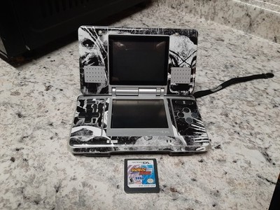 Nintendo DS Handheld  Carbon Fiber Skin without Charger Portable Console Used
