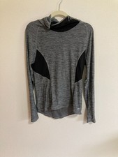 Champion Duo Dry Hooded Gray Pullover Shirt Women Size Small Long Sleeve Pocket