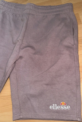 ellesse Sweat Shorts M Lila Fleece Bestickt Regular Fit Freizeit