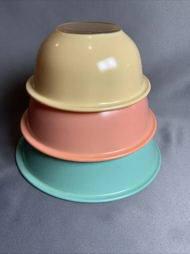 Set Of 3 VTG 1970’s Pyrex Clear Bottom Pastel Nesting Mixing Bowls-322,323,324