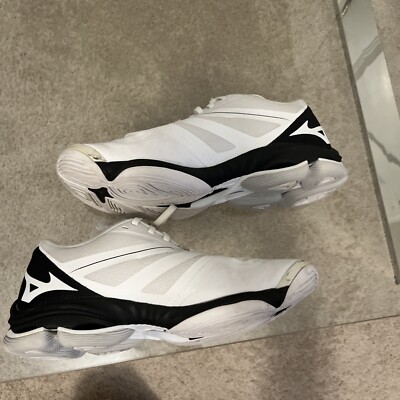 Mizuno WAVE LIGHTNING z6 ホワイト/ブラック27.0 MIZUNO ミズノ WAVE LIGHTNING Z6(ホワイト) V1GA2000 09
