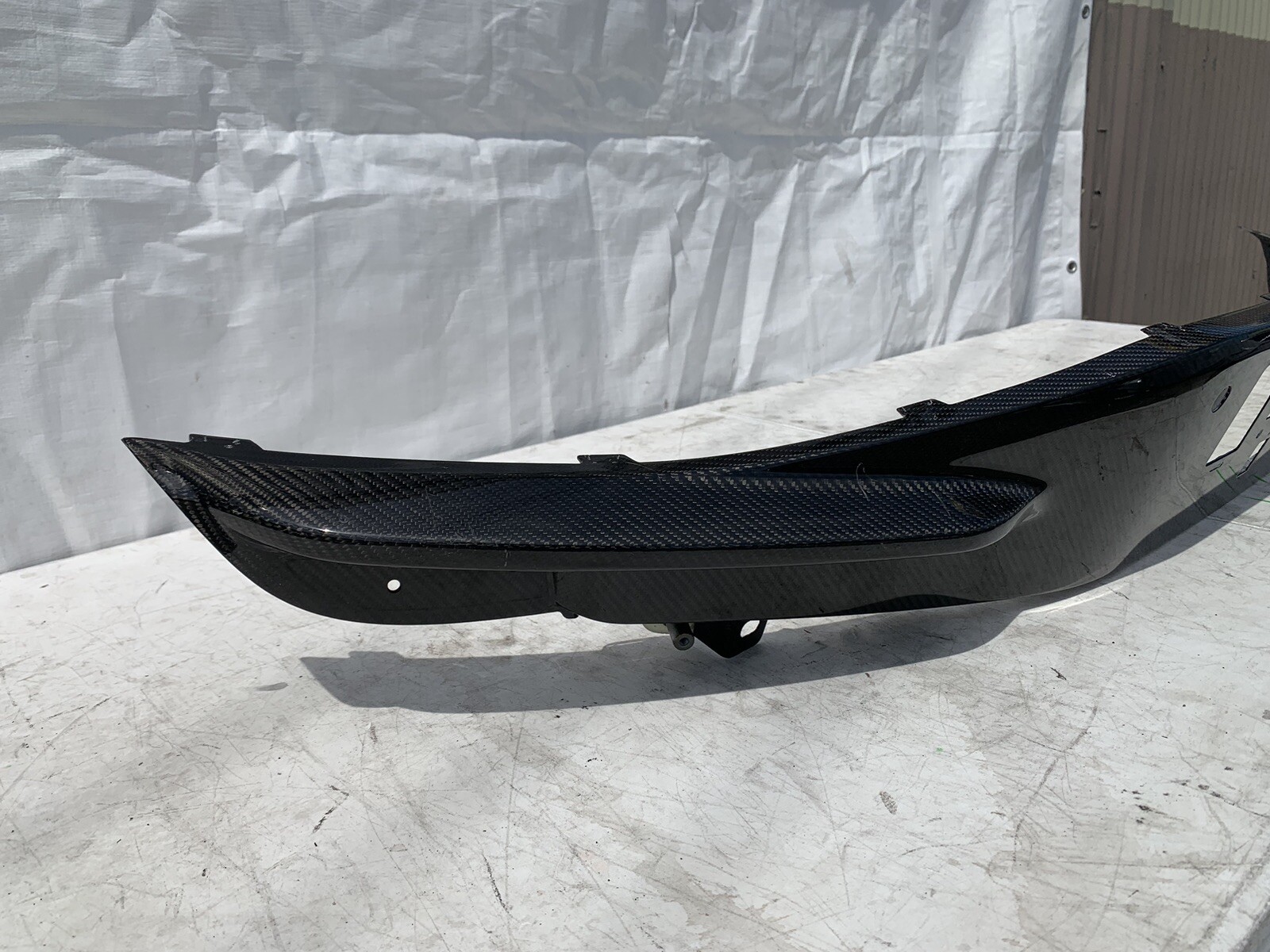 2018-22 ASTON MARTIN DBS FULL CARBON REAR BUMPER INSERT/  KY7317E955AB OEM